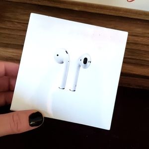 Apple Air Pods w/ charge case